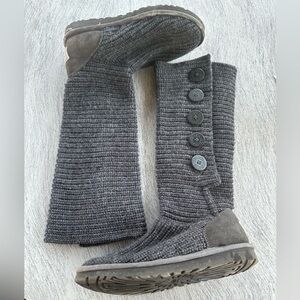 UGG SN 1878 Women’s Grey Tall Knit and Button Accent Boot Size 9